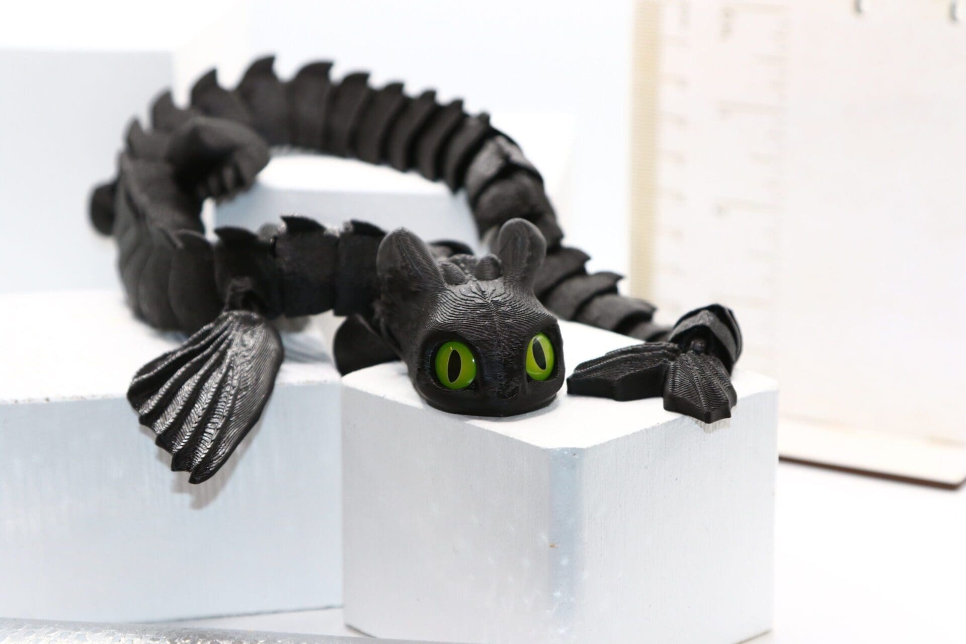 Night Fury Articulated Figureine - Image 2