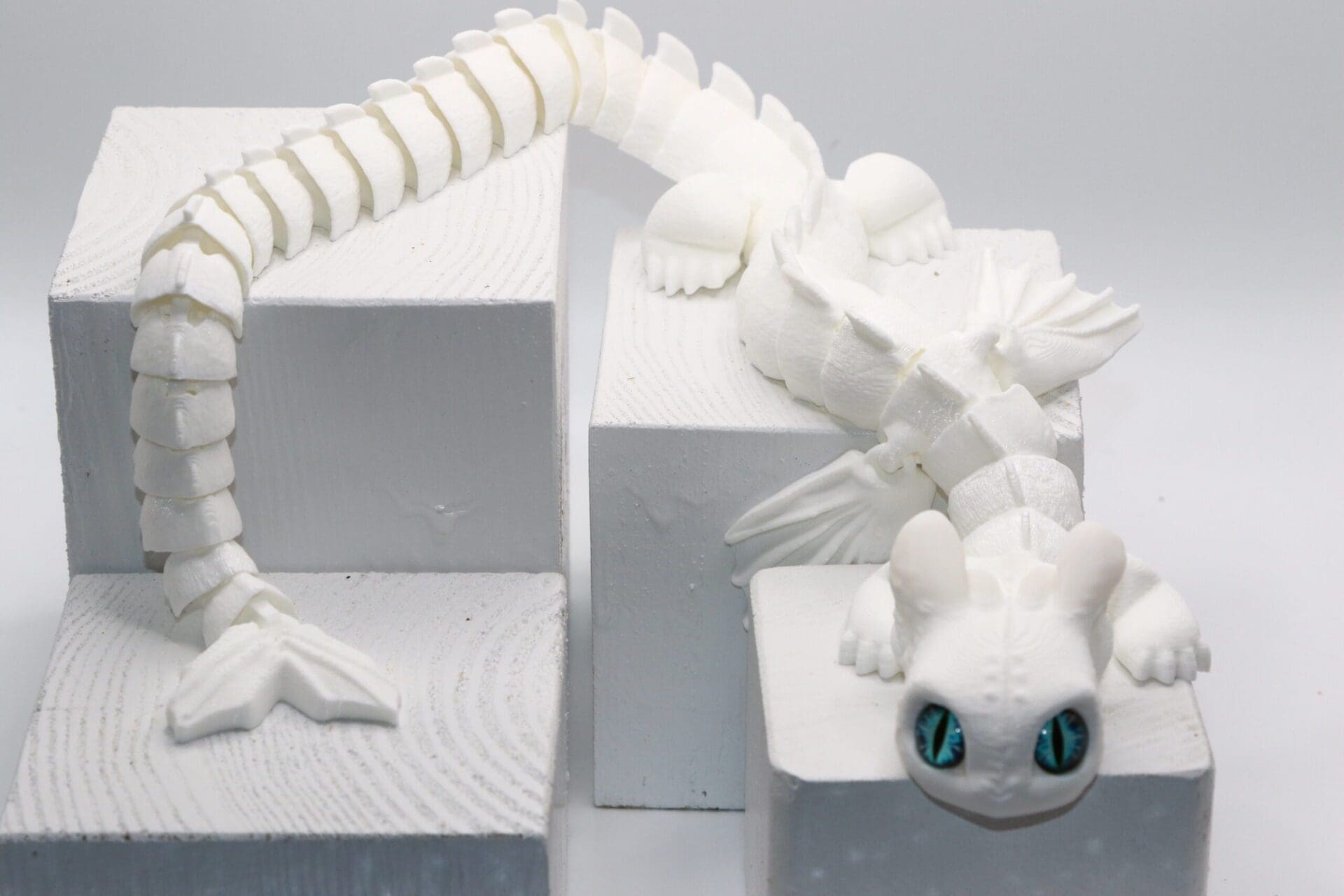 White Fury Articulated Figureine - Image 4