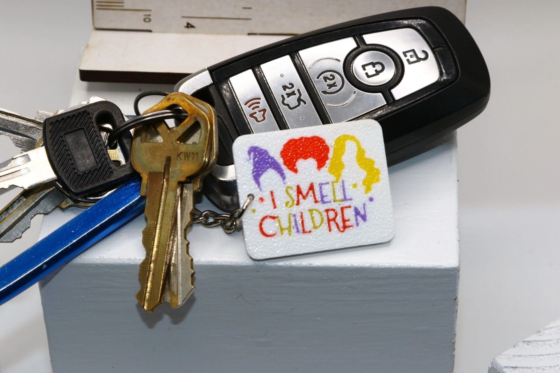“I Smell Children” keychain inspired by Hocus Pocus